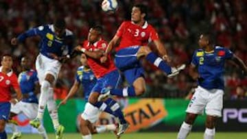 El seleccionado ecuatoriano gusta en Colo Colo, pero Barcelona de Guayaquil está cerca de sumarlo.