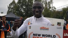 Geoffrey Kamworor tras finalizar la carrera.