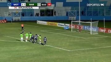 Penalti polémico en el 91' y con empate: lo del portero en el lanzamiento es inédito