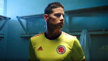 La Selección Colombia lanzó la nueva camiseta para los partidos de Eliminatoria y la Copa América que se jugará en el país. James y Leicy protagonistas