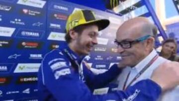 Rossi y Ezpeleta, tras la carrera.