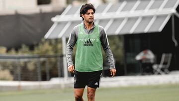 Bob Bradley: “Significa mucho tener a Carlos Vela de regreso”