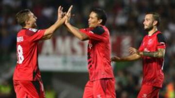Bacca marcó el primer gol del Sevilla.