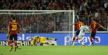 Segundo gol para el chileno Vargas que supone el 1-2.