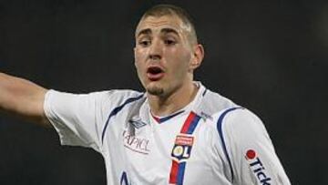 Benzema jugará otro año en el Lyon, según su agente