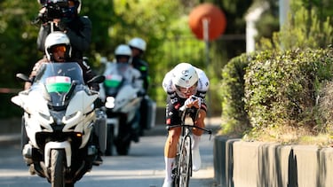 Juan Ayuso, durante la segunda etapa del Giro de Italia, una contrarreloj individual celebrada en Tirana.