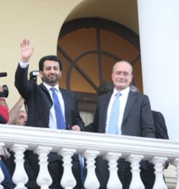 De la Torre con Al Thani en el Ayuntamiento. Eran otros tiempos,.