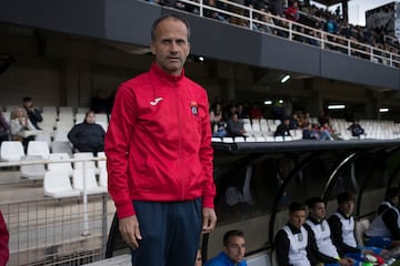 Fran Alcoy, en el banquillo visitante en un Cartagena-Talavera disputado en el Cartagonova en noviembre de 2019.