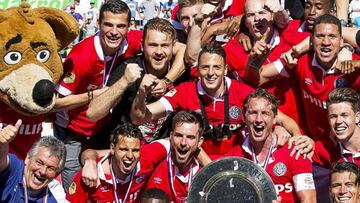 Santiago Arias entra al grupo de multicampeones en Europa