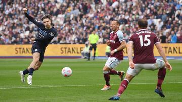 LONDON, ENGLAND - MAY 15: Jack Grealish of Manchester City scores their sides first goal during the Premier League match between West Ham United and Manchester City at London Stadium on May 15, 2022 in London, England. (Photo by Mike Hewitt/Getty Images)