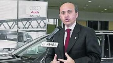 <b>ACTO PUBLICITARIO. </b>Del Nido recogió las llaves del nuevo Audi oficial de la entidad.