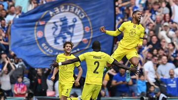 El Chelsea se olvida de las penas con una final