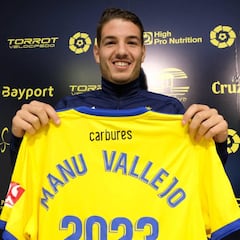 El Cádiz blinda a Manu Vallejo con una estratosférica cláusula