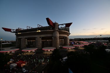 Ahora en el Milan, Santi repite la historia