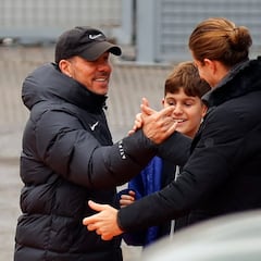 Filipe Luis, visita sorpresa en el entrenamiento del Atleti