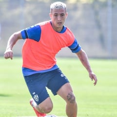 Escriche encuentra su sitio