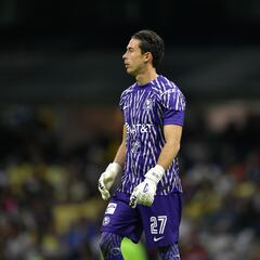 Óscar Jiménez analiza quedarse en América