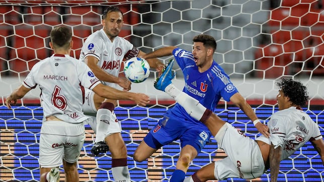 1x1 de la U: la respuesta de Álvarez estaba en la banca