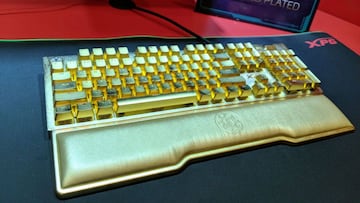 ADATA presenta un teclado de oro valorado en 10.000 dólares