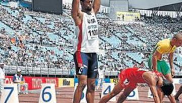 <b>EL CANDIDATO. </b>Tyson Gay, con los brazos en alto, es el hombre señalado para disputarle el título mundial al jamaicano Asafa Powell en la final de 100.