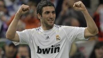 <b>DECISIVO.</b> Gonzalo Higuaín volvió a ser determinante en la victoria del Madrid.