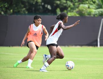 La Selección Colombia Femenina Sub-17 entrenó este lunes pensando en el debut del Mundial ante España este miércoles 12 de octubre.