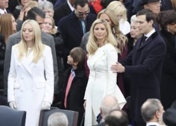 Ivanka y Tiffany Trump lucen de blanco en la toma de posesión