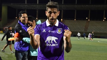 Larrivey, a un gol de la historia