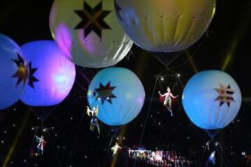 Globos con las banderas de las 12 selecciones participantes.