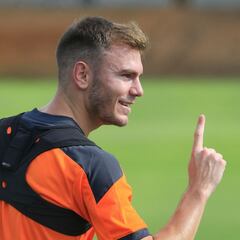 Lato, un futbolista de cuna curtido a base de lágrimas