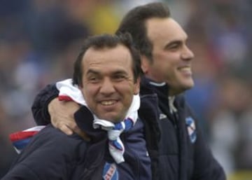 Martín Lasarte celebra uno de los títulos que ganó en Nacional junto a Luis Suárez.