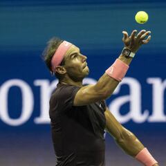 Nadal se inventa un saque de supervivencia