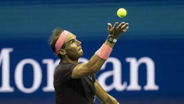 Nadal efect¨²a un saque.