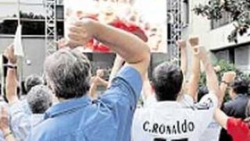 <b>FIESTA. </b>La sede de Villar Mir celebró el gol de Cristiano Ronaldo.