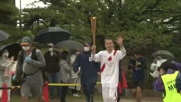 La antorcha olímpica sigue su recorrido pese a la amenaza del COVID-19