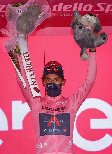 El ciclista colombiano Egan Bernal del Team INEOS Grenadiers ganó la novena etapa del Giro de Italia 2021 y es el nuevo líder de la clasificación general.