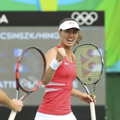 Hingis and Mirza to take a time out from doubles partnership