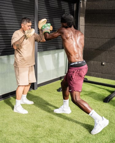 El jugador francés del Real Madrid lo ha querido demostrar en sus principales redes sociales. 