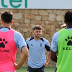 Keidi Bare, espectador de lujo del mercado del Espanyol