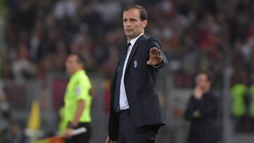 Allegri dirige a la Juventus en un partido de pretemporada.