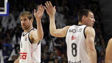 Nocioni y Maciulis, durante un partido de Euroliga con el Madrid la pasada temporada.