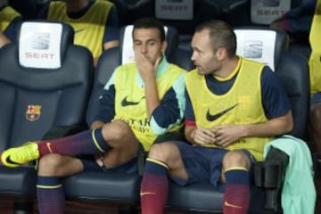 Iniesta se quedó en el banquillo.