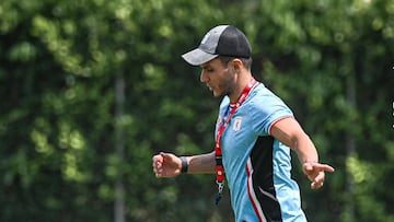 Lucas González durante un entrenamiento de América de Cali.