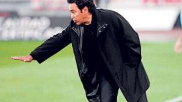 <b>MOCIÓN DE CONFIANZA. </b>A García le fastidió perder por 1-4, pero mostró su apoyo al entrenador.