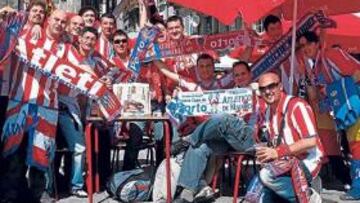 <b>LA ÚLTIMA GRAN CITA. </b>La afición del Atlético se ha desplazado masivamente este año por Europa. En Oporto unos 3.000 aficionados rojiblancos alentaron a su equipo.