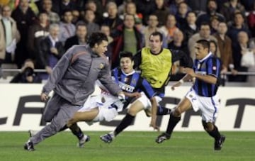 In a Champions League game between Valencia and Inter in 2007, defender David Navarro came off the bench to take part in a mass brawl that ended with both sides laying into each other. Navarro broke Inter player Nicolás Burdisso's nose with a punch and wa