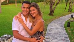 El futbolista chileno Alexis Sánchez abrazado a su novia, la actriz también chilena Mayte Rodríguez.