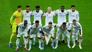 Soccer Football - Super Cup - Real Madrid v Atalanta - National Stadium, Warsaw, Poland - August 14, 2024 Real Madrid players pose for a team group photo before the match REUTERS/Aleksandra Szmigiel