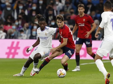 Eduardo Camavinga y Javi Martínez.