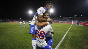 Futbol, Universidad Catolica vs Union Espanola.
Fecha 2, campeonato Nacional 2022.
El jugador de Universidad Catolica Gonzalo Tapia, celebra con sus companeros su gol contra Union Espanola durante el partido de primera division disputado en el estadio S
